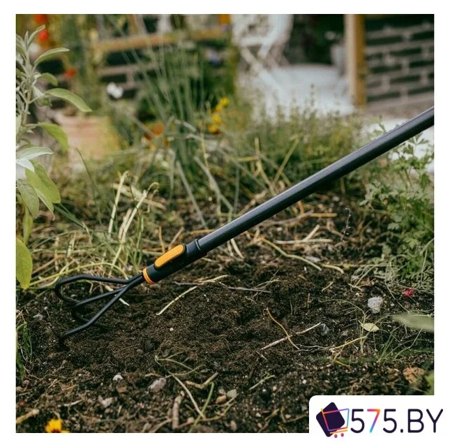 Культиватор (разрыхлитель) Fiskars 1080684 в магазине 575.by