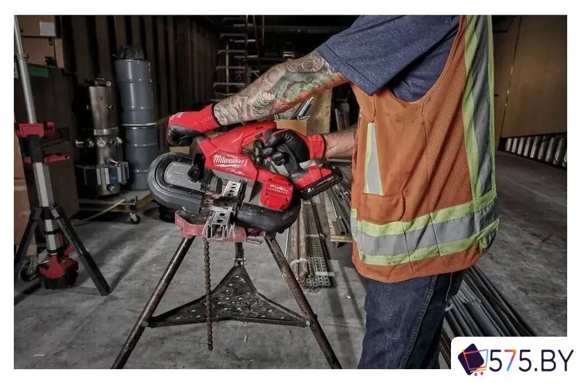 Ленточная пила Milwaukee Fuel M18 FBS85-202C 4933471497 (с 2-мя АКБ, кейс) в магазине 575.by