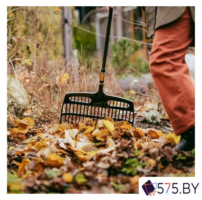 Грабли зубчатые Fiskars 1080681 в магазине 575.by