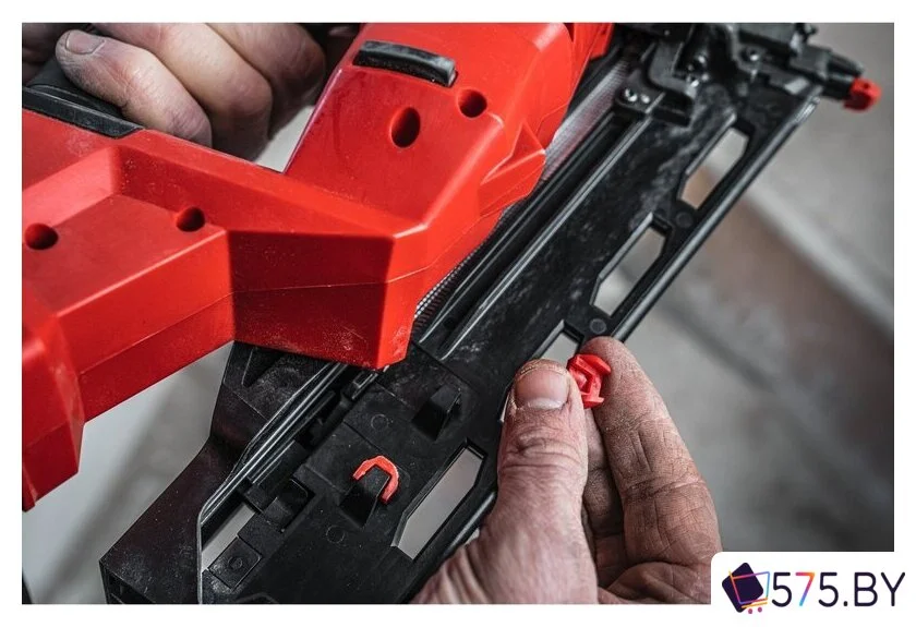 Гвоздезабиватель Milwaukee M18 FN16GA-0X Fuel 4933478094 (без АКБ, кейс) в магазине 575.by