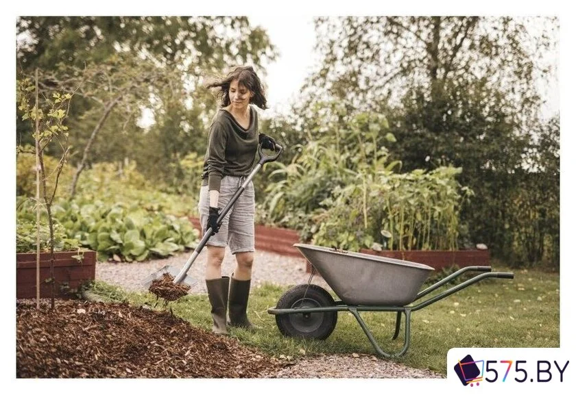 Лопата совковая Fiskars 1066712 в магазине 575.by