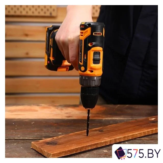 Дрель-шуруповерт Deko DKCD20-Li 085-1123 (с 2-мя АКБ, кейс) в магазине 575.by